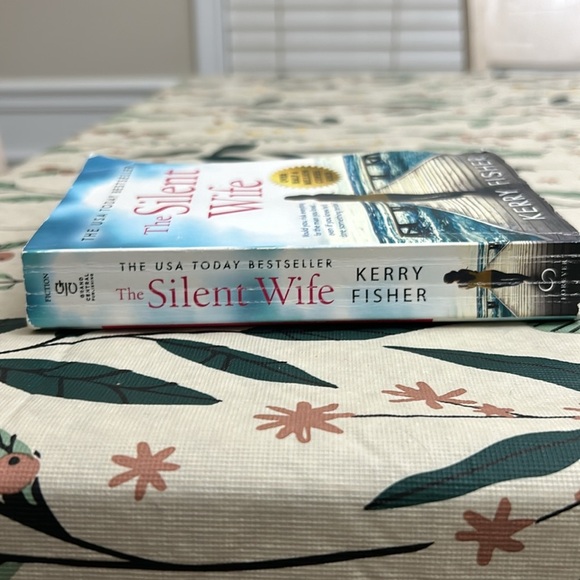 The Silent Wife by Kerry Fisher (paperback book) - Picture 3 of 3